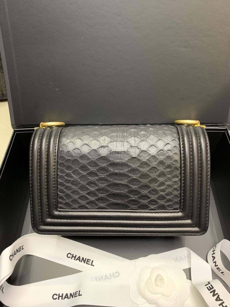 Chanel leboy 20cm (small) (Category: Luxury Bags & Wallets) located in Paranaque City. Submitted by kgmgiftedph20 (Listing ID 1468178611, Image 2). Description: .