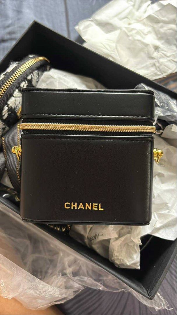 Chanel Lipstick Mini Bag (Category: Luxury Bags & Wallets) located in San Pablo. Submitted by loved.goods0501 (Listing ID 1468202750, Image 1). Description: CC Beauty Customized Chain Mini Lipstick Bag Authentic VIP gift item Color: Classic Black with luxurious Gold hardware Branding: Iconic gold CHANEL lettering printed on the front Condition: Brand new but no box.