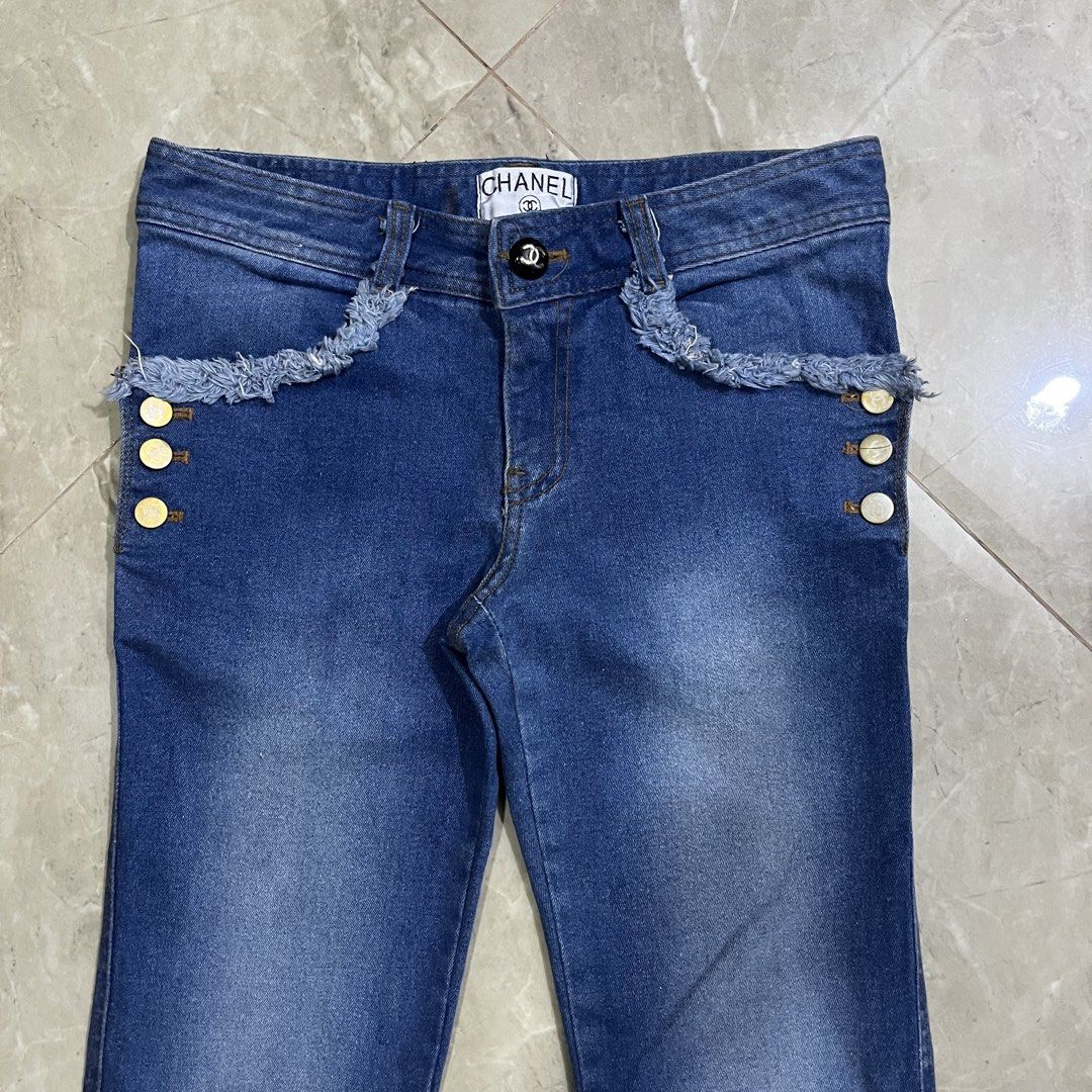 CHANEL SLIM FIT WOMENS JEANS (Category: Luxury Apparel) located in Marikina City. Submitted by arniejane23 (Listing ID 1468256267, Image 3). Description: CHANEL SLIM FIT WOMENS JEANS SIZE 28 DIMENSION waistline - 28 length - 37 NO ISSUE/NO FLAWS EXCELLENT CONDITION!! 📩📩📩.
