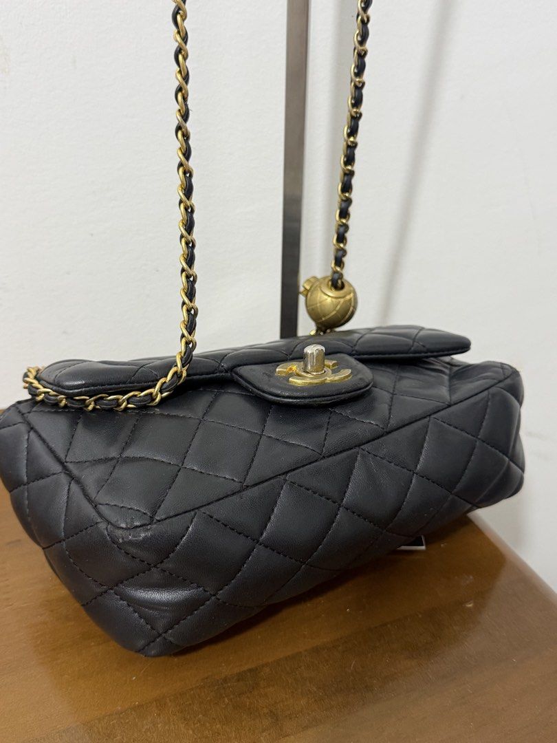 chanel small bag (Category: Luxury Bags & Wallets) located in Manila. Submitted by prelovedbyramiah (Listing ID 1468239971, Image 2). Description: in mint condition.