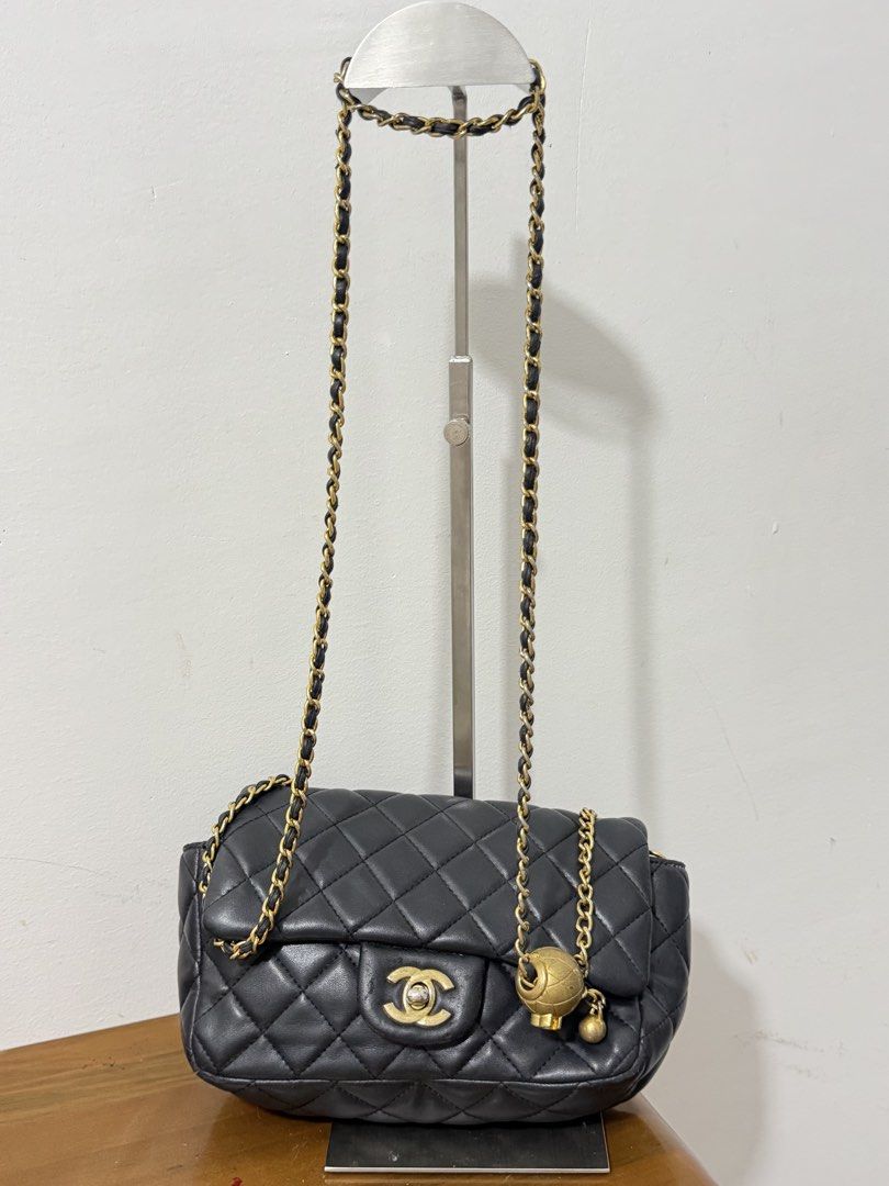 chanel small bag (Category: Luxury Bags & Wallets) located in Manila. Submitted by prelovedbyramiah (Listing ID 1468239971, Image 1). Description: in mint condition.