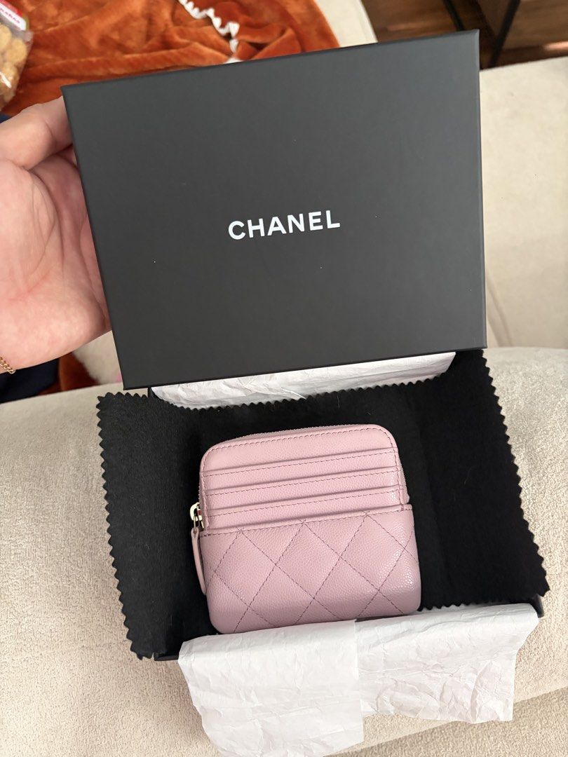Channel Classic Zipped Card Holder (Category: Luxury Bags & Wallets) located in Makati City. Submitted by luxeprive_byadi (Listing ID 1468117378, Image 3). Description: The perfect everyday companion. 💌✨ Can we talk about this color? Selling this gorgeous Chanel Classic Zipped Card Holder in the most perfect pastel pink! If you love mini bags, this is a total lifesaver. It gives you all the security of a zipped wallet but in a super compact size