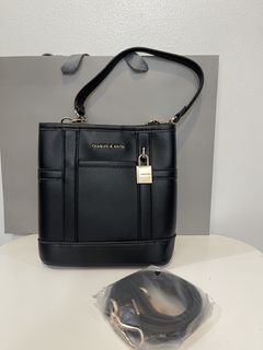 (Category: ) located in . Submitted by preloved.closet2 (Listing ID 1468083639, Image 1). Description: .