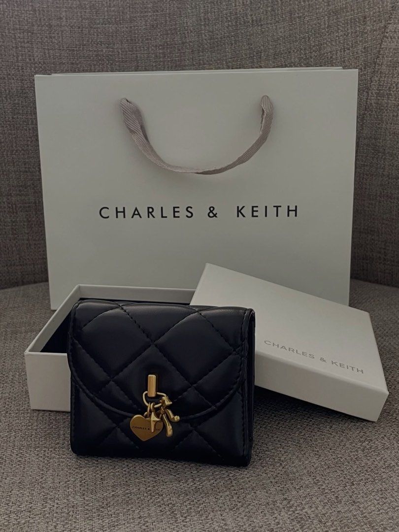 Charles and Keith Wallet (Category: Wallets & Card Holders) located in Manila. Submitted by fritzieeeeeganda (Listing ID 1468104430, Image 2). Description: Available on hand sissy.