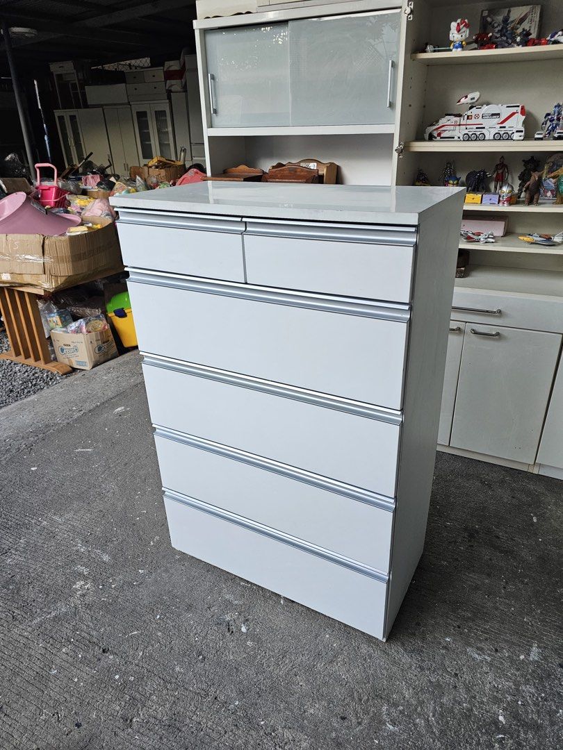 Chest Drawer‼️ (Category: Shelves, Cabinets & Racks) located in Quezon City. Submitted by ledamadel (Listing ID 1468119550, Image 2). Description: Chest Drawer‼️₱8,800‼️ ✔️L-31.5 H-48.5 W-16.5 inches 📐 ✔️6 Drawer 🗄 ✔️Solid Drawers, Compress & Plywood Back 🪵 ✔Scratches As-is! 👌 Location: 40 Aplaya St Napocor Vill. Tandang Sora Quezon City. For inquiry please Pm us or Call. 09066885859 Please like our page thanks! 👇👇👇👇 KMA O’shop #japansurp