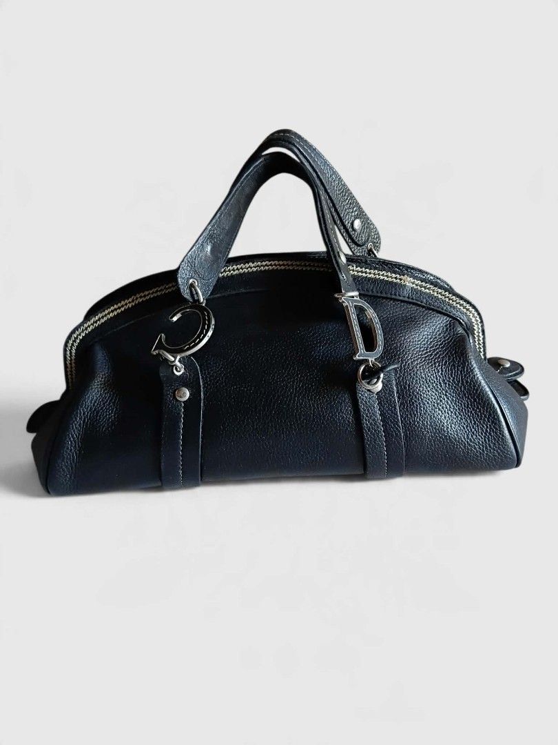 Christian dior (Category: Luxury Bags & Wallets) located in Malasiqui. Submitted by v.hype (Listing ID 1468177974, Image 1). Description: Christian dior excellent condition price : 13500 pesos + ship.