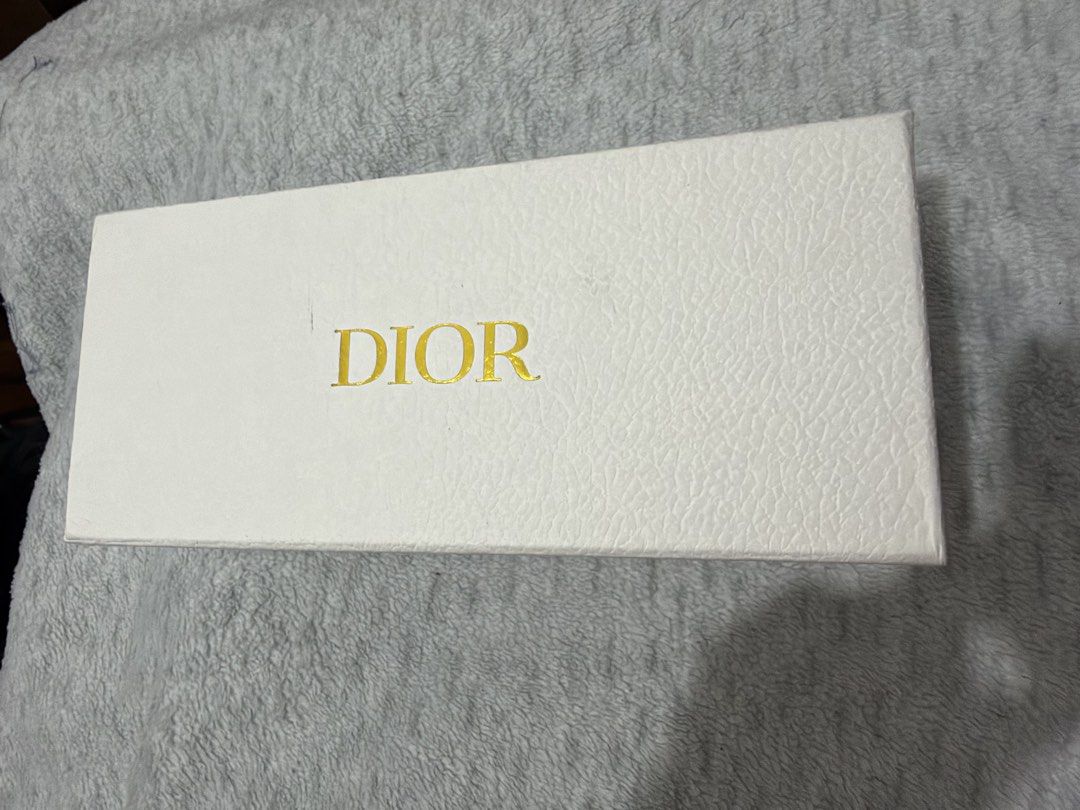 Christian Dior Gift Box (Category: Fragrance & Deodorants) located in Makati City. Submitted by petite_preloved2 (Listing ID 1468107939, Image 1). Description: With minimal dirt.