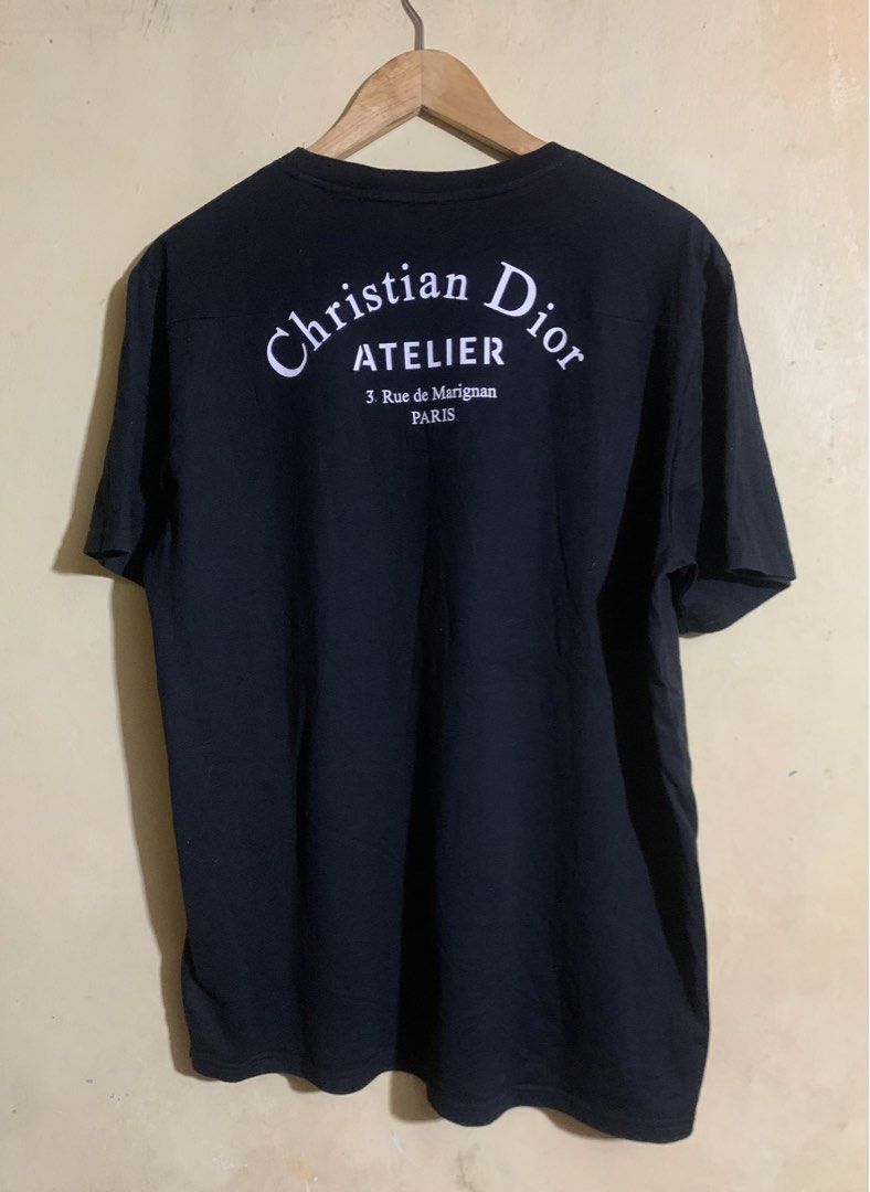 Christmas dior (Category: Luxury Apparel) located in Legazpi City. Submitted by casanibrah33153 (Listing ID 1468090285, Image 2). Description: Dimes: 22.5x29 Colorrate: 9.6/10 Excellent condition .