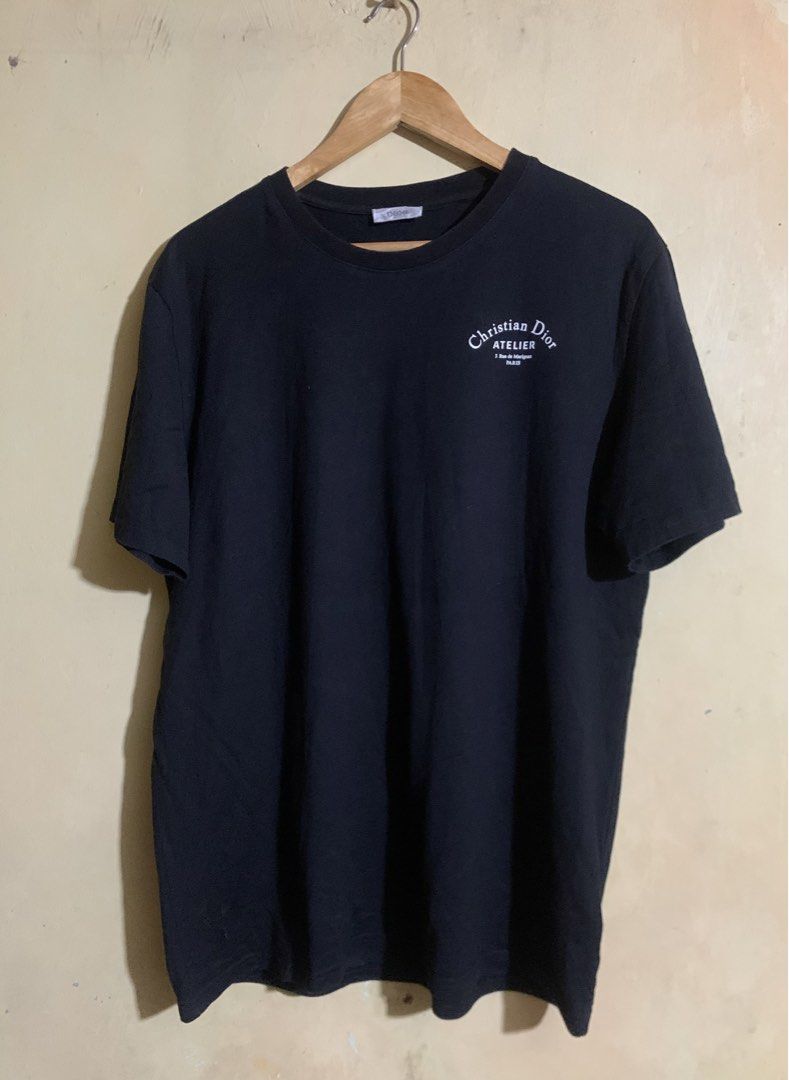 Christmas dior (Category: Luxury Apparel) located in Legazpi City. Submitted by casanibrah33153 (Listing ID 1468090285, Image 1). Description: Dimes: 22.5x29 Colorrate: 9.6/10 Excellent condition .