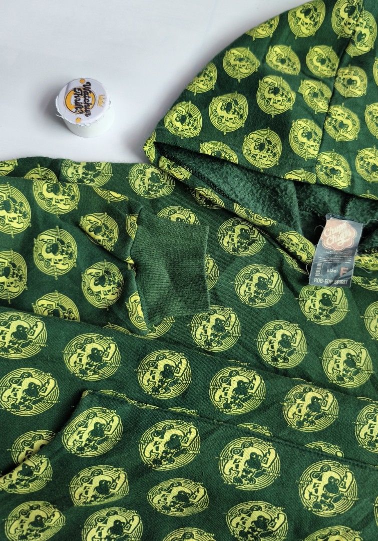 Chupa Chups AOP Hoodie (Category: Hoodies) located in Manapla. Submitted by gentleturtle_3dc683 (Listing ID 1468073476, Image 2). Description: Chupa Chups AOP Hoodie 💵 ₱ 250 📏 Size: L (21 x 24) 🎨 Color Rate: 9.5 /10 or better ✨ Condition: Excellent Pre-loved thrifted item. 💬 Message us for inquiries!.