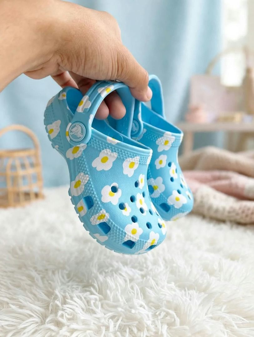 Classic Daisy Clog Kids (Category: Babies & Kids Fashion) located in Rizal. Submitted by hiraya16 (Listing ID 1468077138, Image 2). Description: Onhand ready to ship C6/C7/C8.