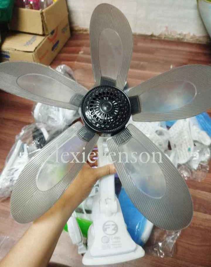 Clip Fan big & small- 5 blades (Category: Fans) located in Quezon City. Submitted by lexievenson (Listing ID 1468076460, Image 2). Description: Available Onhand ✅ 195 each gcash payment lalamove pick up loc: east fairview quezon city landmark: sunny villas condo.