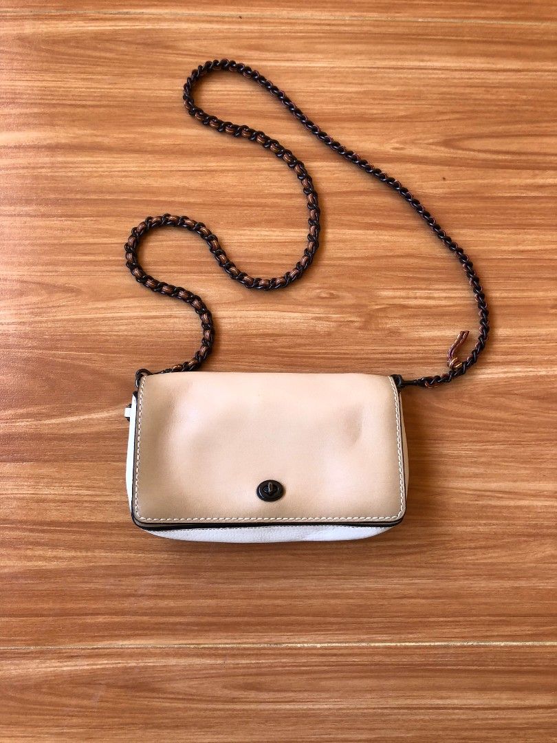 Coach 1941 Dinky Crossbody Bag (Category: Cross-body Bags) located in Baybay. Submitted by dathrifted (Listing ID 1468181130, Image 1). Description: Coach 1941 Dinky Crossbody Bag EXCELLENT CONDITION HONEST ISSUE: sign og usage (see 2nd pic and 7th pic) and missing coach hangtag PM for more details if Interested📩📩📩.