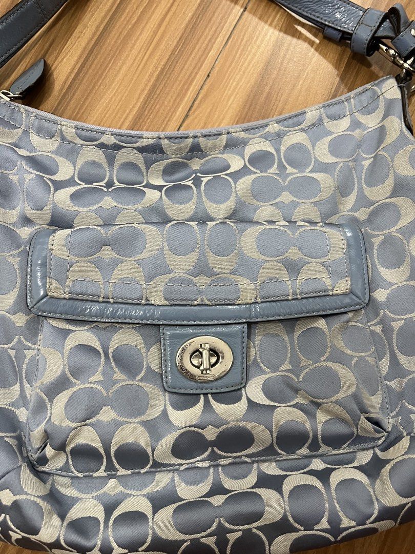 Coach bag (Category: Luxury Bags & Wallets) located in San Jose. Submitted by milralene (Listing ID 1468207728, Image 2). Description: Negotiable .