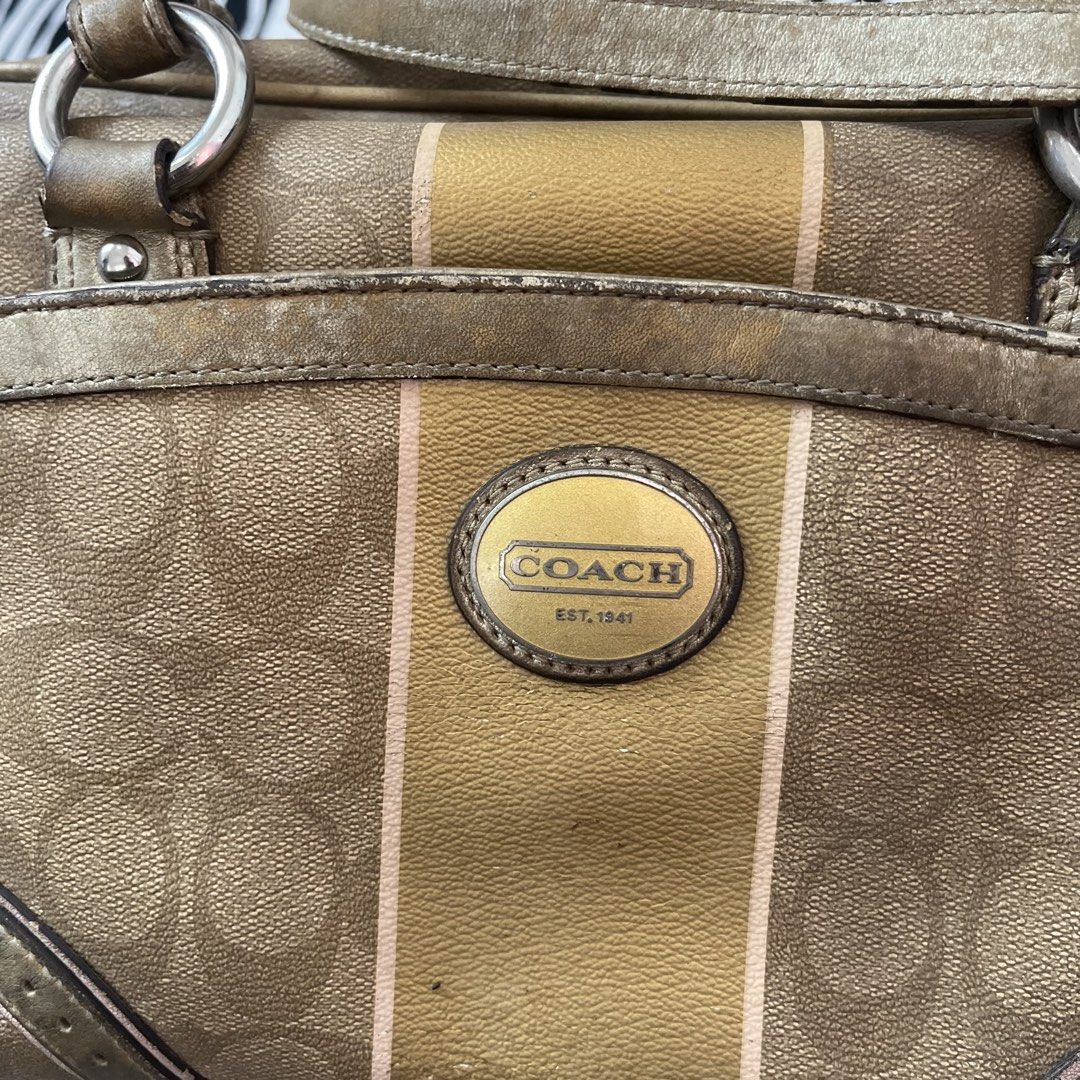Coach bag (Category: Shoulder Bags) located in Manila. Submitted by royaldripmanila (Listing ID 1468240318, Image 2). Description: Sign of usage W14.5 L8.