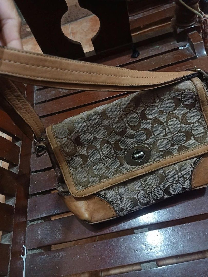 Coach Bag (Category: Luxury Bags & Wallets) located in Cavite. Submitted by maemhayeo4 (Listing ID 1468170148, Image 2). Description: .