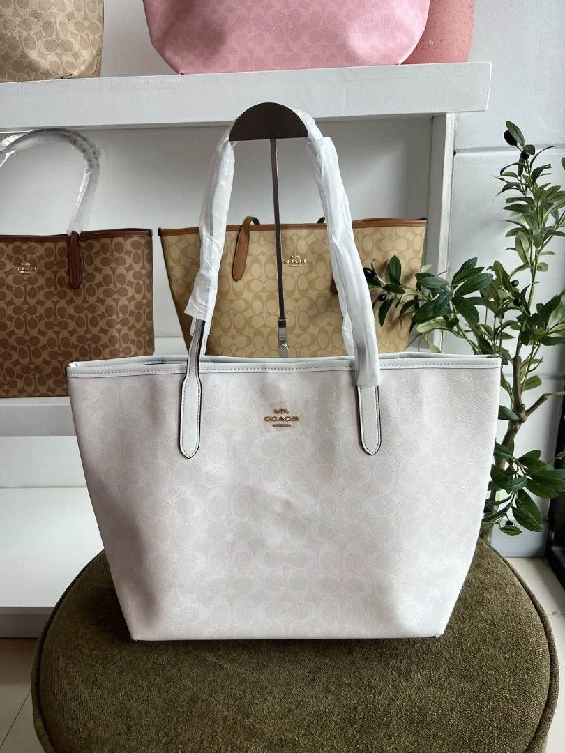Coach City Tote (Category: Tote Bags) located in Quezon City. Submitted by bagsboutiqueph (Listing ID 1468237342, Image 1). Description: LAST PRICE POSTED. LIMITED STOCKS! BRANDNEW WITH INCLUSIONS. COLOR MAY SLIGHTLY VARY IN ACTUAL DUE TO LIGHTING AND CAMERA SETTING. OTHER PHOTOS WILL BE SEND DURING PURCHASE AND FOR SURE BUYERS ONLY. WHEN IN DOUBT, DO NOT ORDER. THANK YOU..