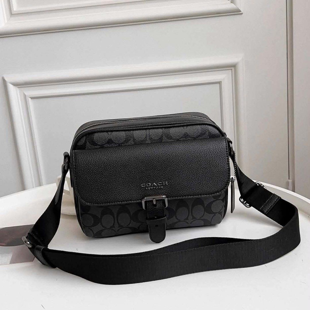 Coach Crossbody Bag (Category: Sling Bags) located in Quezon City. Submitted by stuffs.hellyy (Listing ID 1468214916, Image 1). Description: made in vietnam .