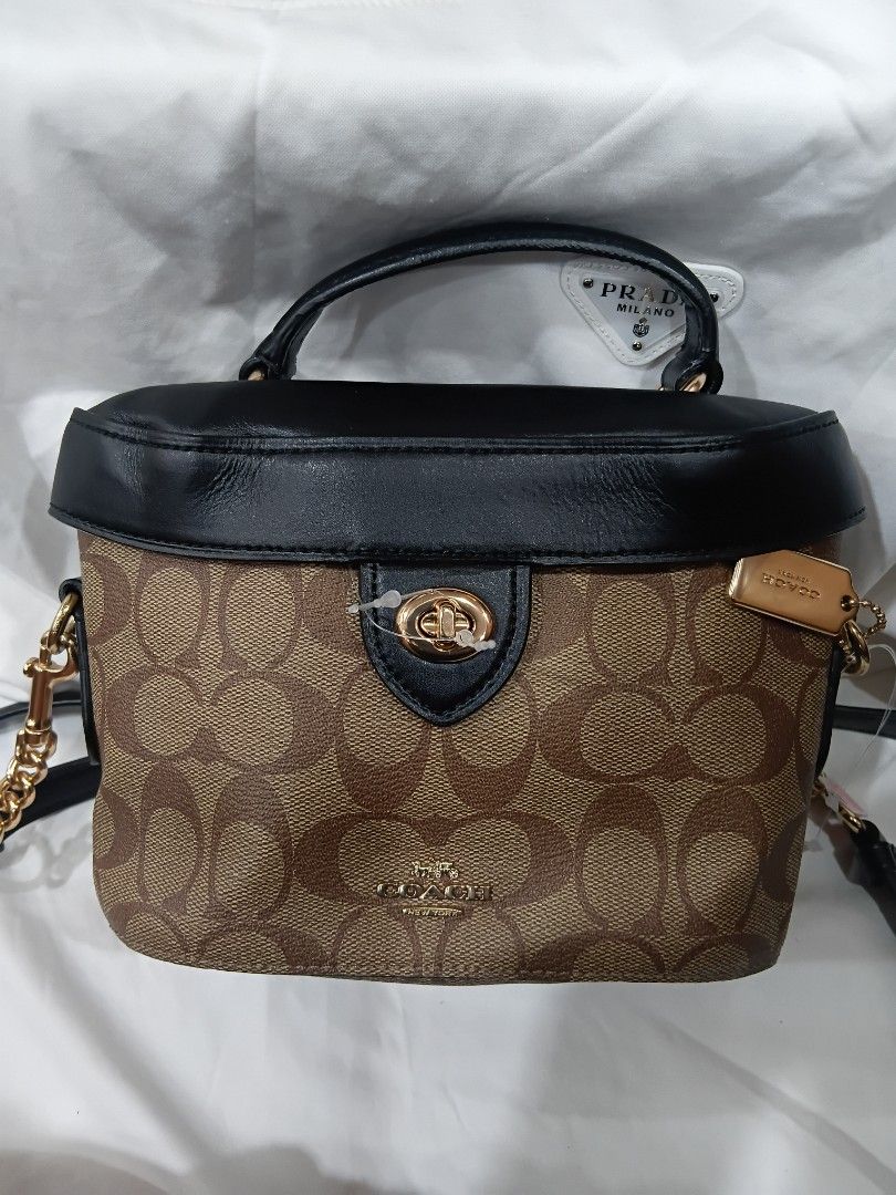 Coach LAST PRICE POSTED (Category: Cross-body Bags) located in Subic. Submitted by AnythingBrandedby_May (Listing ID 1468120771, Image 1). Description: LAST PRICE POSTED Coach.