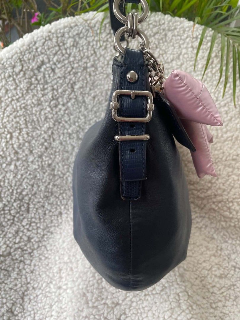 Coach Madison Convertible Hobo (Category: Cross-body Bags) located in Bulacan. Submitted by bagzandboujee_ (Listing ID 1468097159, Image 2). Description: ♥︎ ᴀʟʟ ꜱᴀʟᴇꜱ ᴀʀᴇ ꜰɪɴᴀʟ ᴋɪɴᴅʟʏ ʀᴇᴠɪᴇᴡ ᴀʟʟ ᴘʜᴏᴛᴏꜱ & ᴅᴇꜱᴄʀɪᴘᴛɪᴏɴ ʙᴇꜰᴏʀᴇ ᴘᴜʀᴄʜᴀꜱɪɴɢ. ᴄʜᴀʀᴍꜱ | ᴀᴄᴄᴇꜱꜱᴏʀʏ | ᴇxᴛᴇɴᴅᴇʀ ɴᴏᴛ ɪɴᴄʟᴜᴅᴇᴅ ꜰᴏʀ ᴅɪꜱᴘʟᴀʏ ᴘʜᴏᴛᴏ ᴘᴜʀᴘᴏꜱᴇꜱ ᴏɴʟʏ.