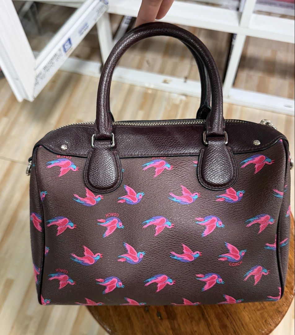 COACH Mini Bennet Satchel, no strap (Category: Luxury Bags & Wallets) located in Tabuk. Submitted by farawayluxe (Listing ID 1468084238, Image 2). Description: Preloved EUC COACH Mini Bennet Bag 100% Authentic No crossbody strap .