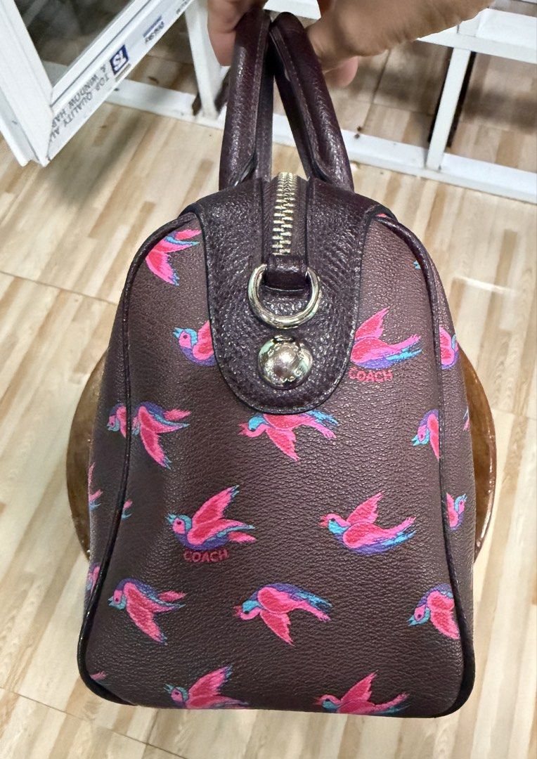 COACH Mini Bennet Satchel, no strap (Category: Luxury Bags & Wallets) located in Tabuk. Submitted by farawayluxe (Listing ID 1468084238, Image 3). Description: Preloved EUC COACH Mini Bennet Bag 100% Authentic No crossbody strap .