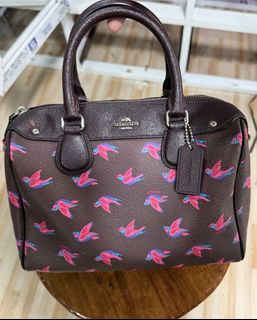 (Category: ) located in . Submitted by farawayluxe (Listing ID 1468084238, Image 1). Description: .