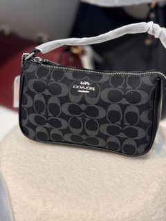 (Category: ) located in . Submitted by bagsboutiqueph (Listing ID 1468235579, Image 1). Description: .