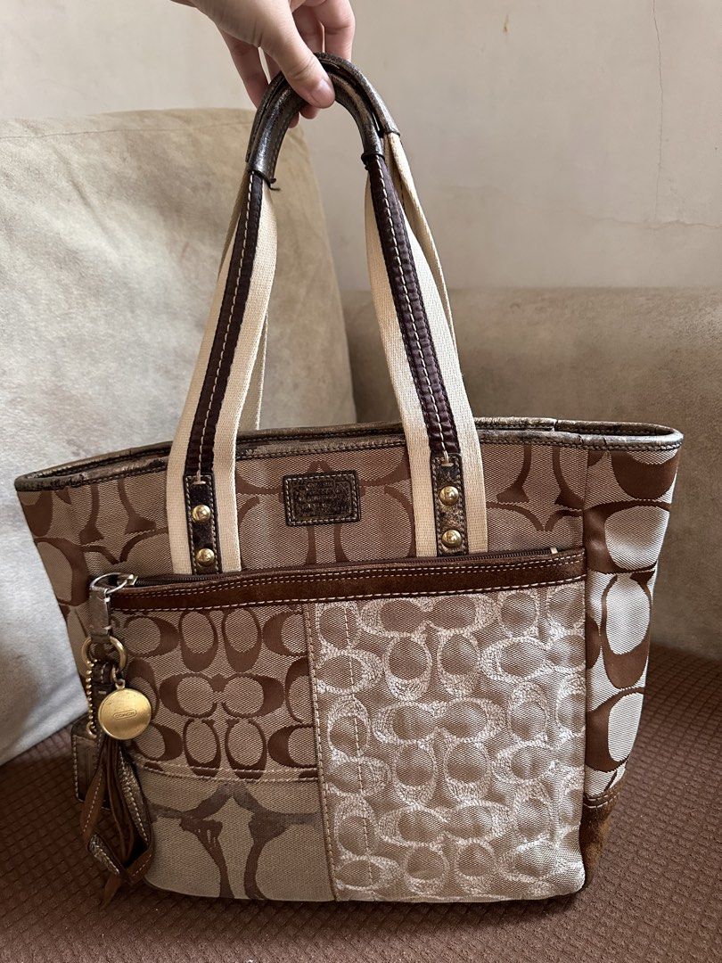 Coach Patchwork (Category: Luxury Bags & Wallets) located in Manila. Submitted by happyocean22 (Listing ID 1468198650, Image 1). Description: - High-quality and durable material - Stylish design suitable for daily use - Ready for shipping or meet-up.