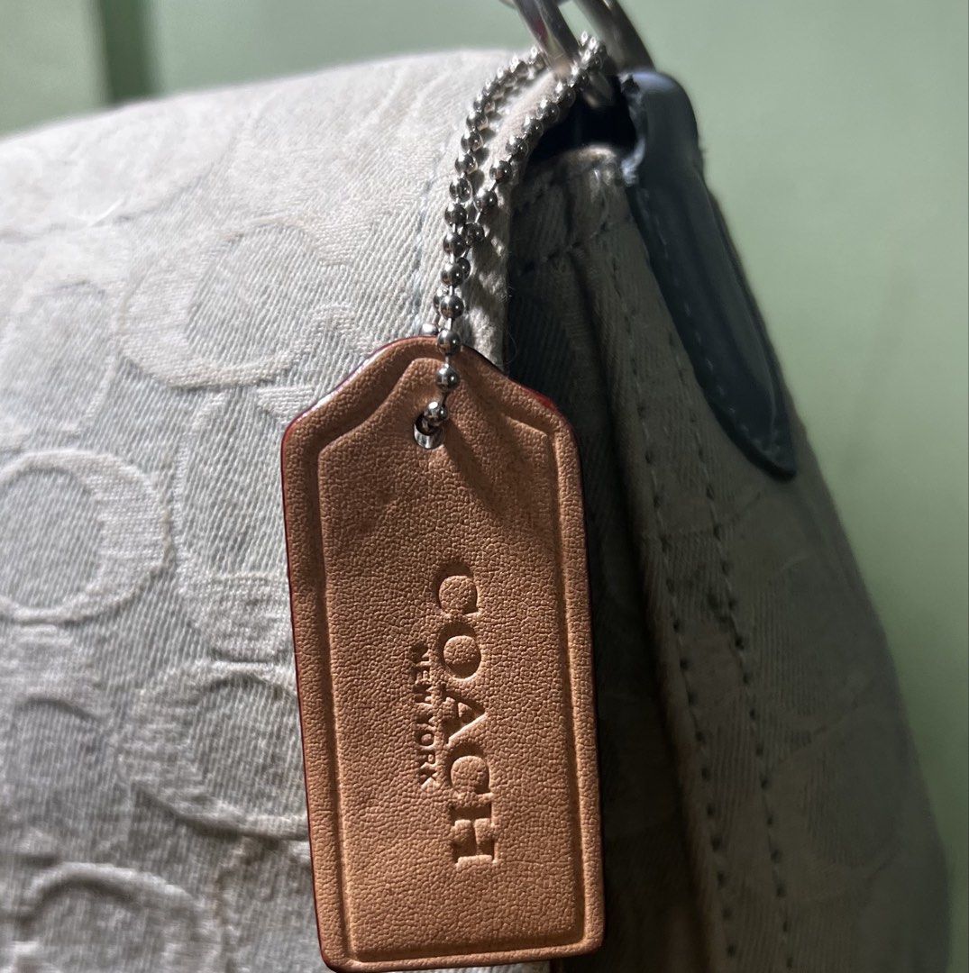 Coach Tabby Denim (Category: Shoulder Bags) located in Alburquerque. Submitted by bolddog.2ab6e4 (Listing ID 1468193281, Image 3). Description: Need wash only.