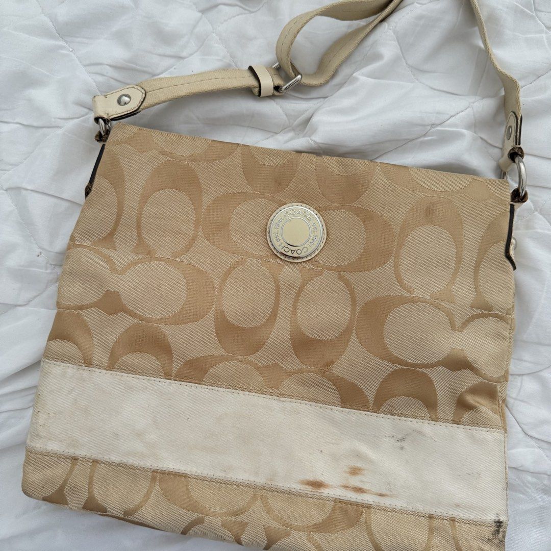Coach Vintage Thrifted Bag (Category: Shoulder Bags) located in Davao. Submitted by aug_amari (Listing ID 1468074442, Image 2). Description: note: these are thrifted coach bag from US :) Signs of use, needs wash but still ok to wear :).