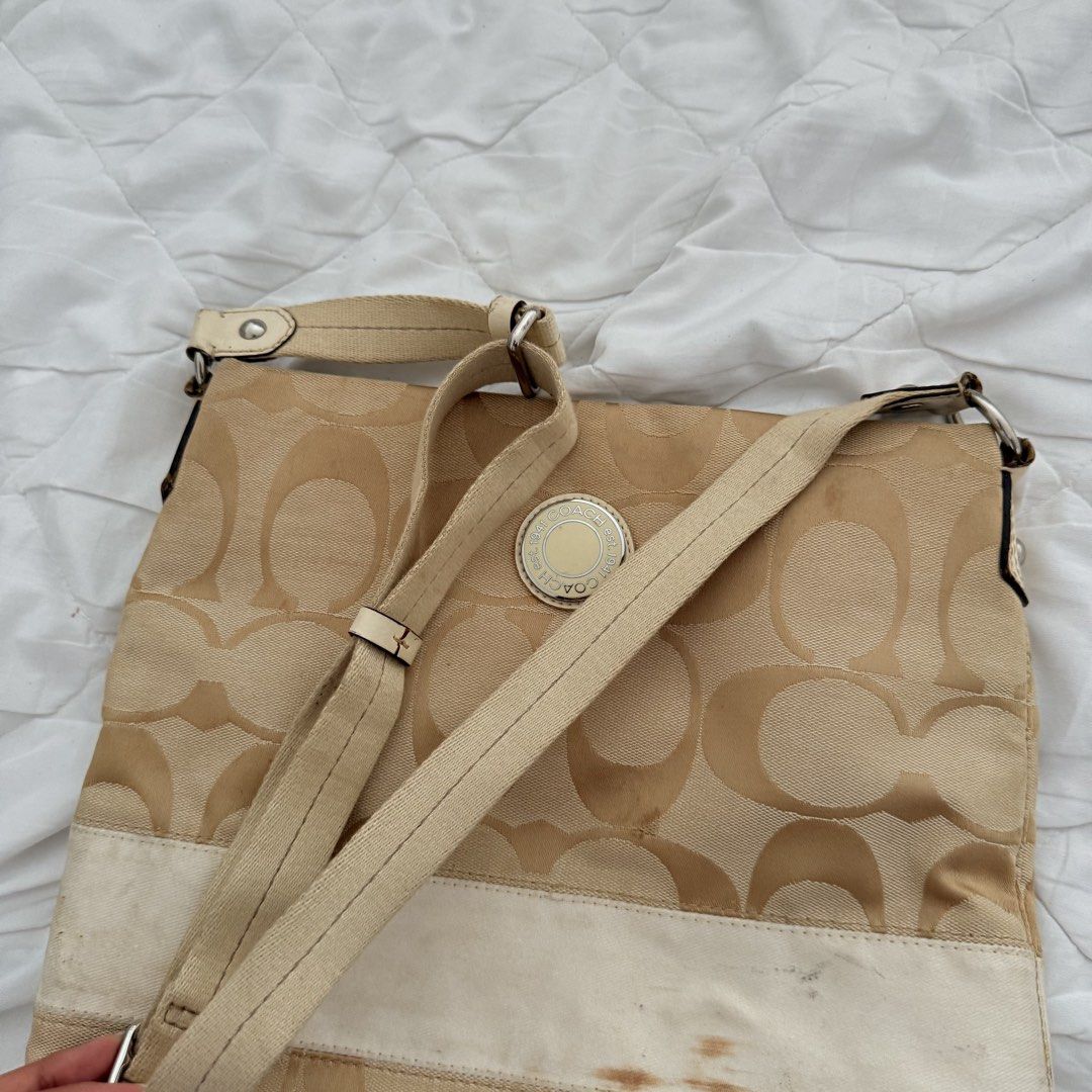 Coach Vintage Thrifted Bag (Category: Shoulder Bags) located in Davao. Submitted by aug_amari (Listing ID 1468074442, Image 3). Description: note: these are thrifted coach bag from US :) Signs of use, needs wash but still ok to wear :).