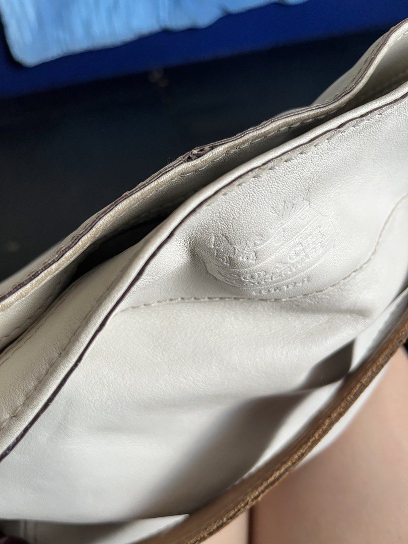 Coach Zoe (Category: Luxury Bags & Wallets) located in Cavite. Submitted by gastuseraph (Listing ID 1468104558, Image 3). Description: Selling low! Last price posted! For issues, please see listing photos. Meron din pong dumi inside (can send via pm) perfect to if marunong ka magrepaint. Already did a light bagspa .