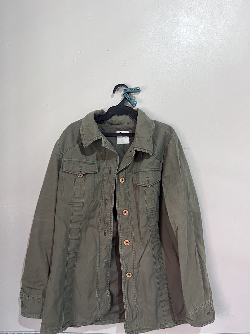 Coat Jacket (Category: Coats, Jackets and Outerwear) located in Manila. Submitted by serra_shop (Listing ID 1468202200, Image 1). Description: Small to Medium Location: Pampanga Courier: J&T .