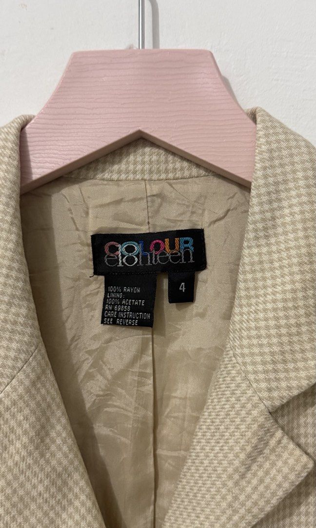 Colour e18hteen blazer (Category: Coats, Jackets and Outerwear) located in Cordova. Submitted by thedecluterrer (Listing ID 1468186959, Image 3). Description: .