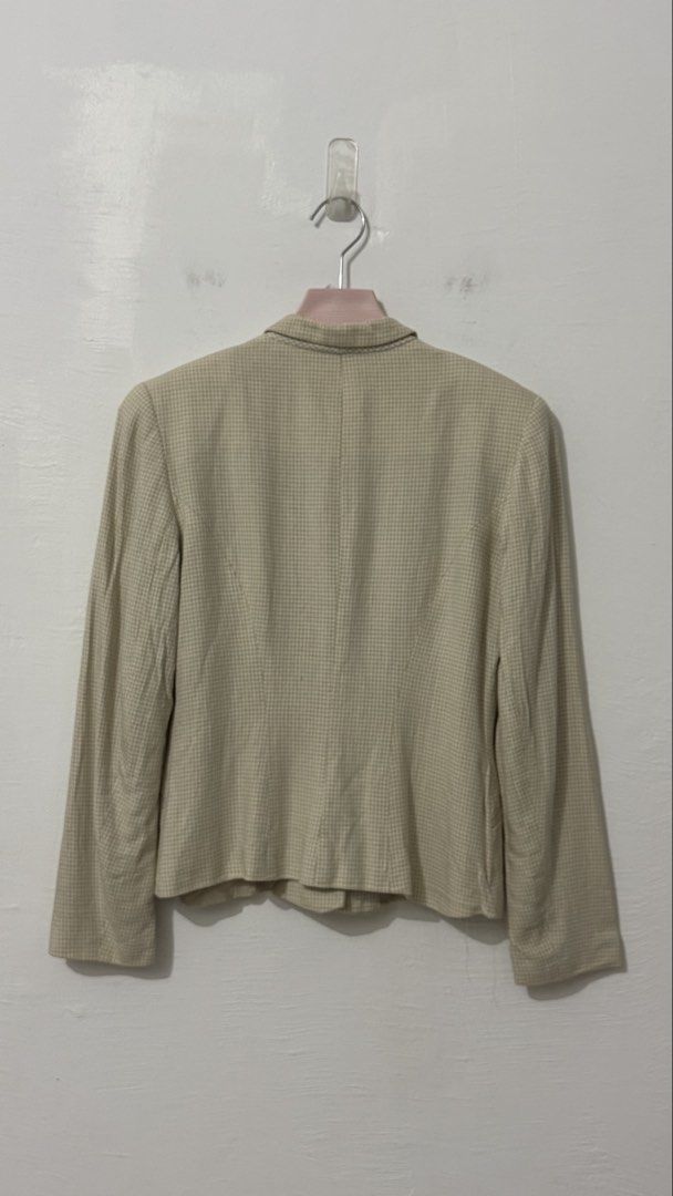 Colour e18hteen blazer (Category: Coats, Jackets and Outerwear) located in Cordova. Submitted by thedecluterrer (Listing ID 1468186959, Image 2). Description: .