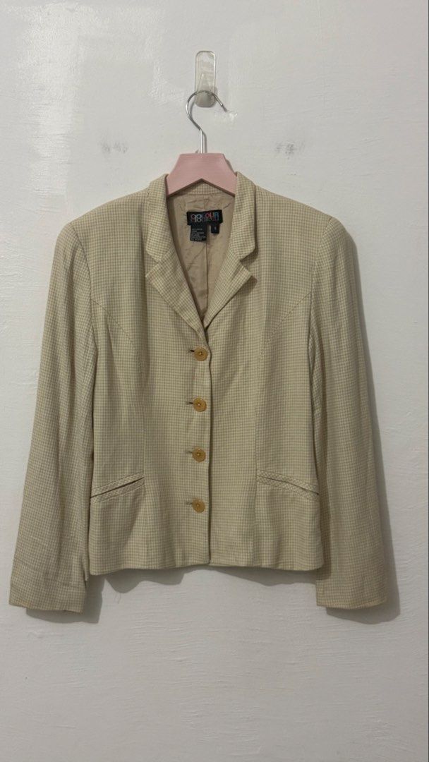 Colour e18hteen blazer (Category: Coats, Jackets and Outerwear) located in Cordova. Submitted by thedecluterrer (Listing ID 1468186959, Image 1). Description: .