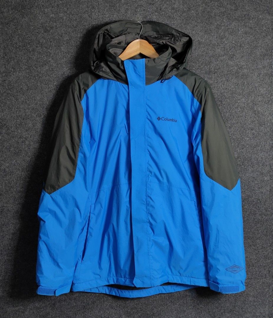 Columbia 3-in-1 Jacket with Packable Hood (Category: Coats, Jackets and Outerwear) located in Bolinao. Submitted by tokiya. (Listing ID 1468074416, Image 1). Description: Columbia 3-in-1 Jacket with Packable Hood Size Large on tag, Large-XL fittings Excellent Condition No Issue! PM me for more pictures.