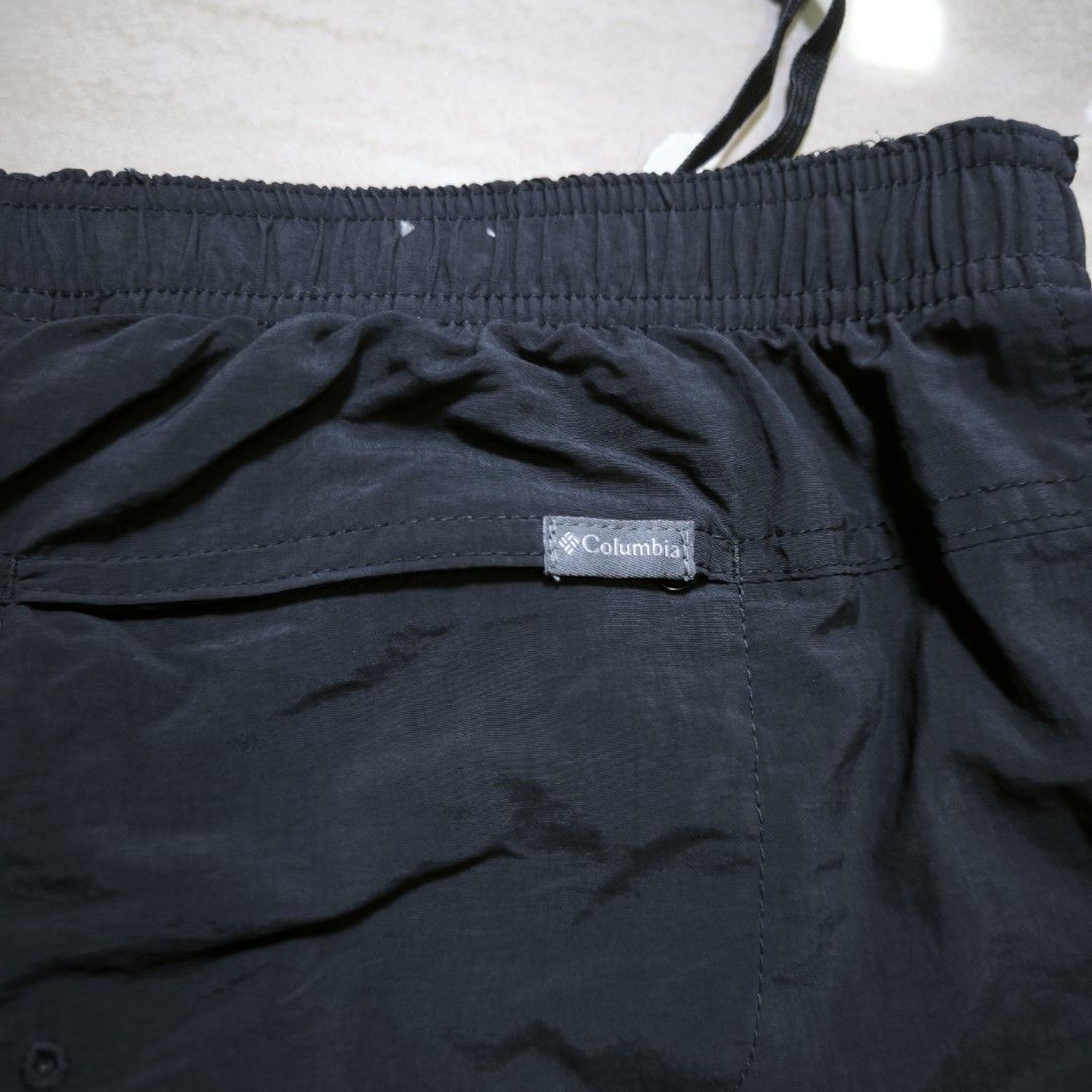 Columbia Hiking Shorts (Category: Shorts) located in Guimba. Submitted by naztystuff (Listing ID 1468105321, Image 2). Description: Columbia Hiking Shorts size L 31-34x14 as New 400.