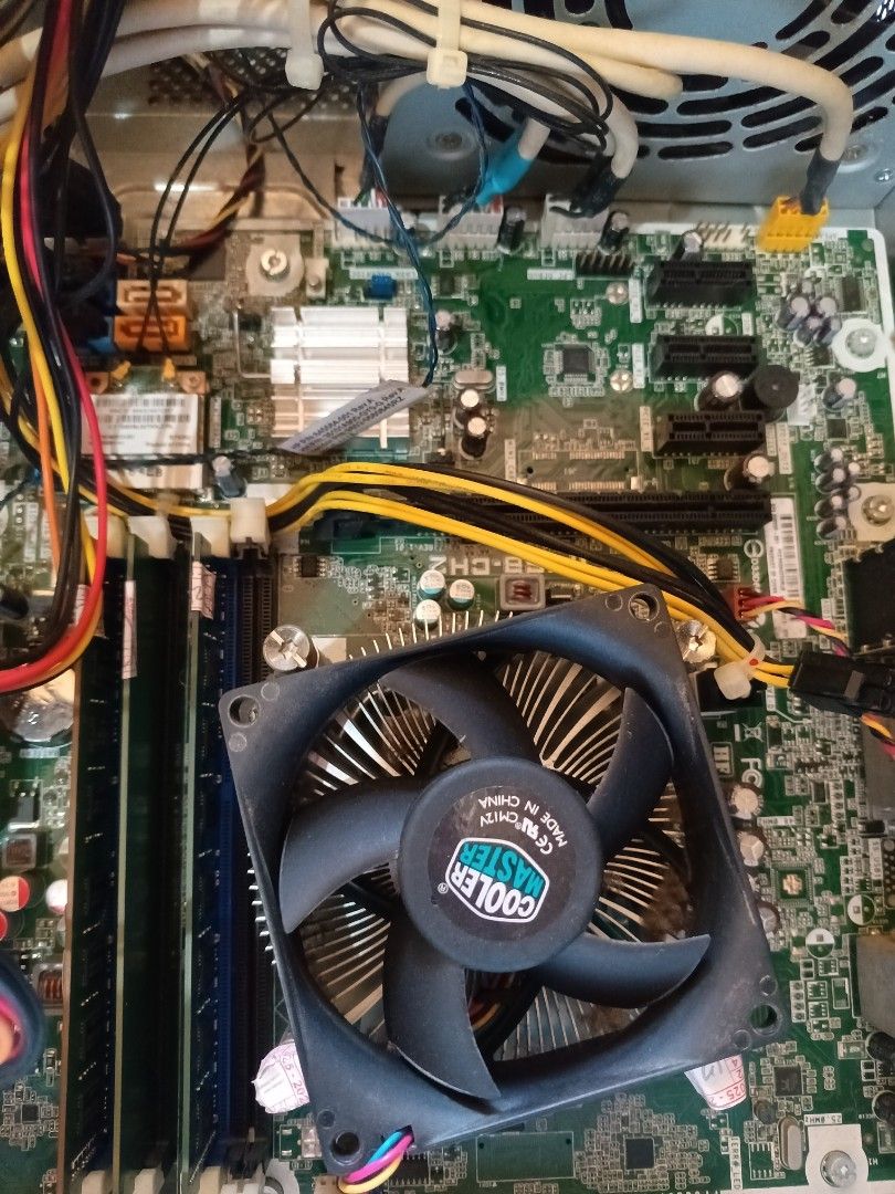 Computer Desktop (Category: Desktops) located in Manila. Submitted by quickphoenix.e33957 (Listing ID 1468071399, Image 2). Description: 🖥️ HP PAVILION DESKTOP PC FOR SALE! 💰 Price: ₱3000 (Negotiable) Looking for an affordable desktop for work, school, and everyday use? Check out this HP Pavilion Desktop PC! 🔧 Specifications: ✅ Processor: Intel Core i7-2600 (2nd Generation) ✅ RAM: 8GB ✅ SSD: 640GB Seagate ✅ HDD: 2TB Toshiba ✅ Motherboard: Orig