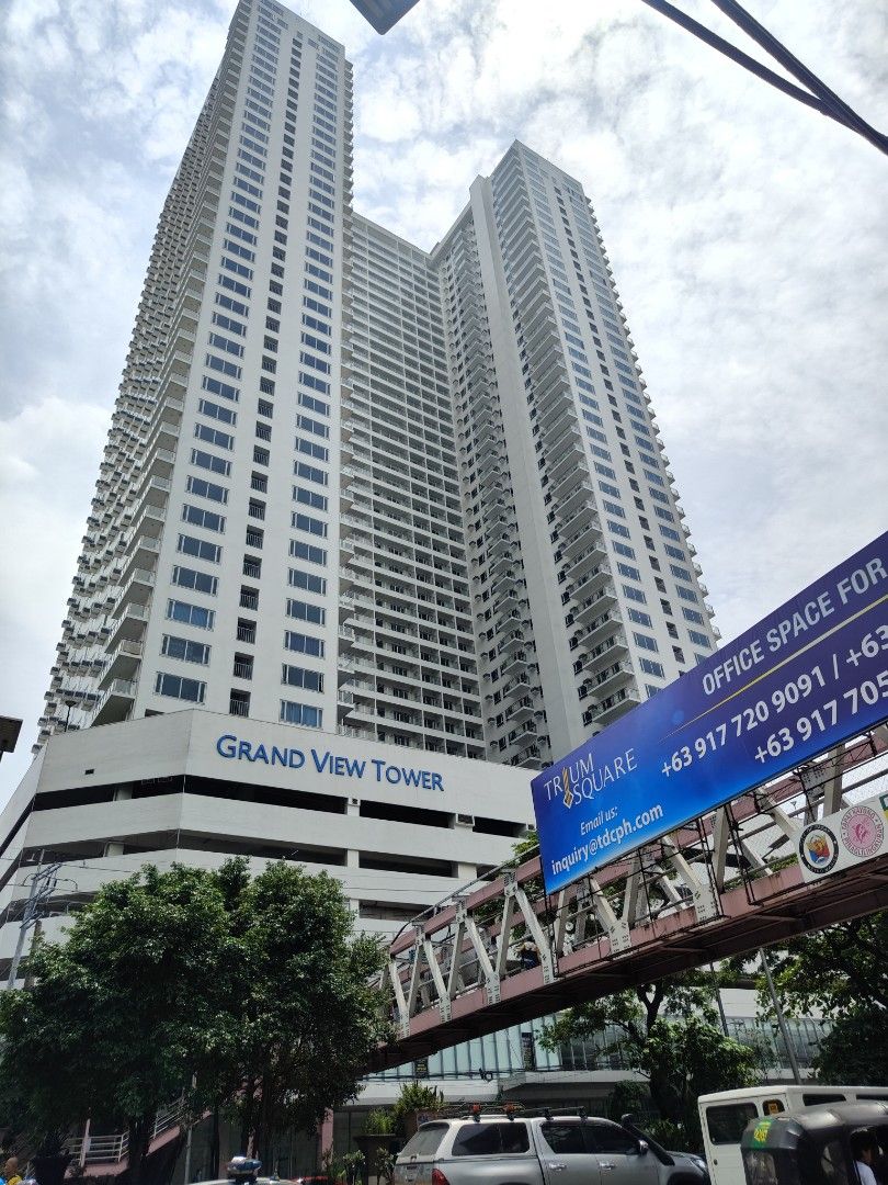 Condo unit at Grand View Tower (Category: Apartments & Condos) located in Quezon City. Submitted by isellproperty.carljavier (Listing ID 1468140244, Image 1). Description: 🏙️ FOR SALE: Studio Unit at Grand View Tower, Pasay City Looking for an affordable property investment or your future home? Check out this studio unit at Grand View Tower, Pasay City! Perfect for personal use or investment. 📍 Property Details: Location: Grand View Tower, Pasa