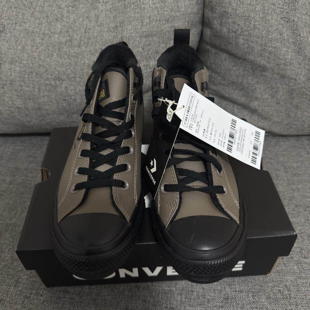 Converse Chuck Taylor (Category: Casual Shoes) located in Paranaque City. Submitted by copperloft (Listing ID 1468063737, Image 1). Description: .