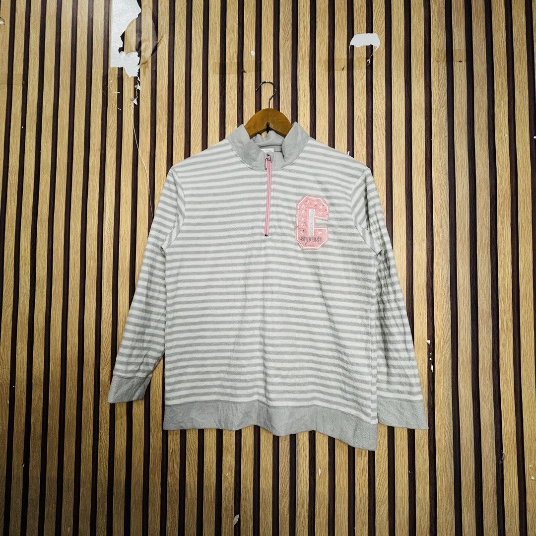 CONVERSE STRIPED GREY MEDIUM 21x24 (Category: Coats, Jackets and Outerwear) located in Dasmarinas. Submitted by yg_supplies (Listing ID 1468129193, Image 1). Description: CONVERSE STRIPED GREY MEDIUM 21x24.