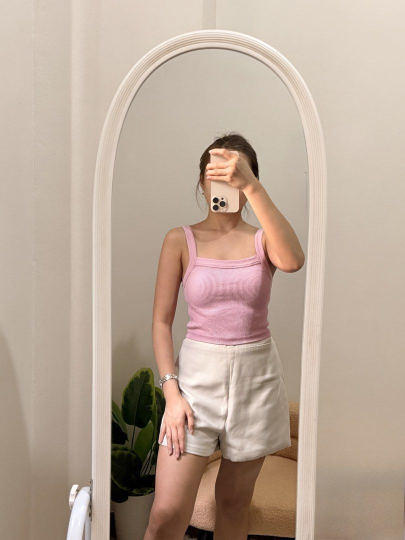 Cotton On Pink Top (Category: Sleeveless) located in Quezon City. Submitted by kaye_oineza (Listing ID 1468236747, Image 1). Description: 🌸 Knitted Top XS-Small Brand: COTTON ON.