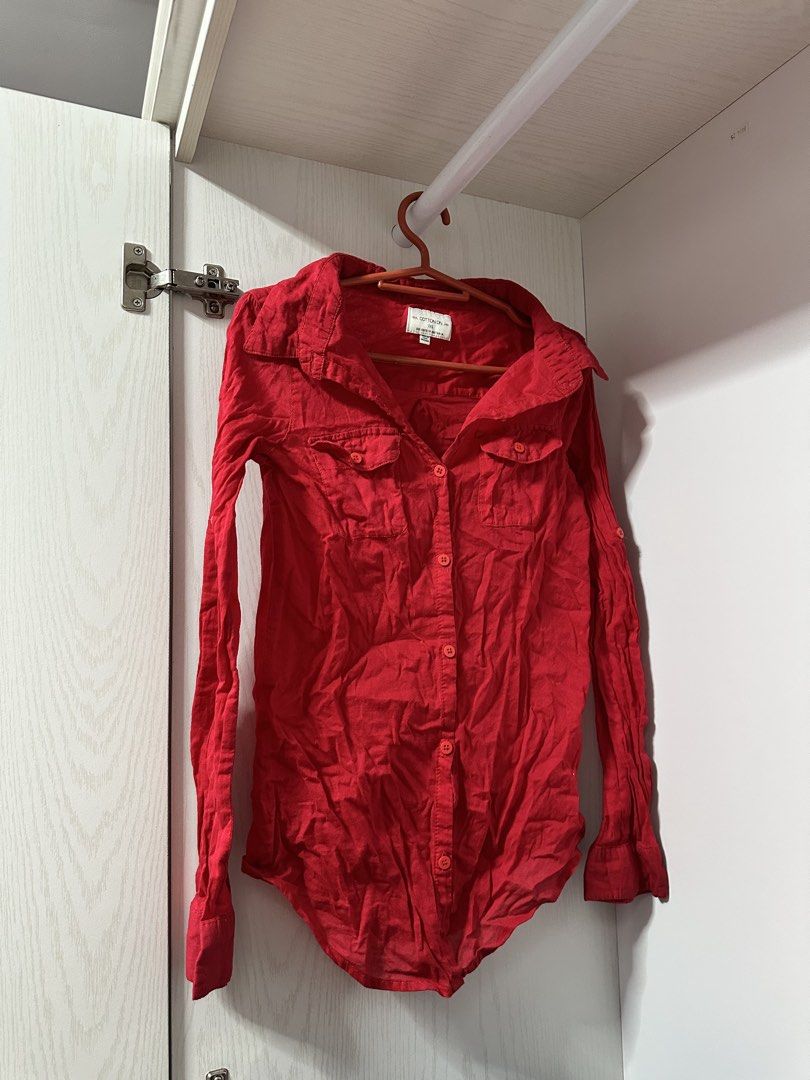 Cotton On Red Button-Down Shirt XXS-XS (Category: Blouses) located in Quezon City. Submitted by sunkissed.ph (Listing ID 1468141154, Image 1). Description: once used super tagal na nakatambak kaya gusot na and medyo luma looking xxs-xs cotton on ₱100.