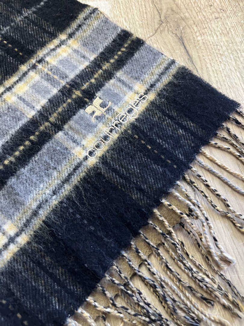 COURRĒGES wool plaid scarf (Category: Scarves) located in Bulacan. Submitted by letsfindukaywithme (Listing ID 1468161474, Image 3). Description: Courregēs wool plaid scarf 24x52" Like new No issue +sf payment first Ship via J&T.