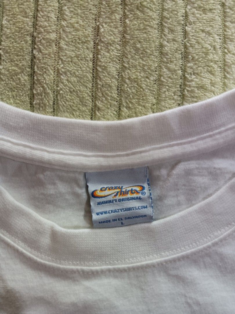Crazy shirt Hawaii surf (Category: Formal Shirts) located in Moalboal. Submitted by domosmogfr47533 (Listing ID 1468119897, Image 2). Description: Crazy shirt size:30x23 (large fit to xl) no issue 9/10 cr.