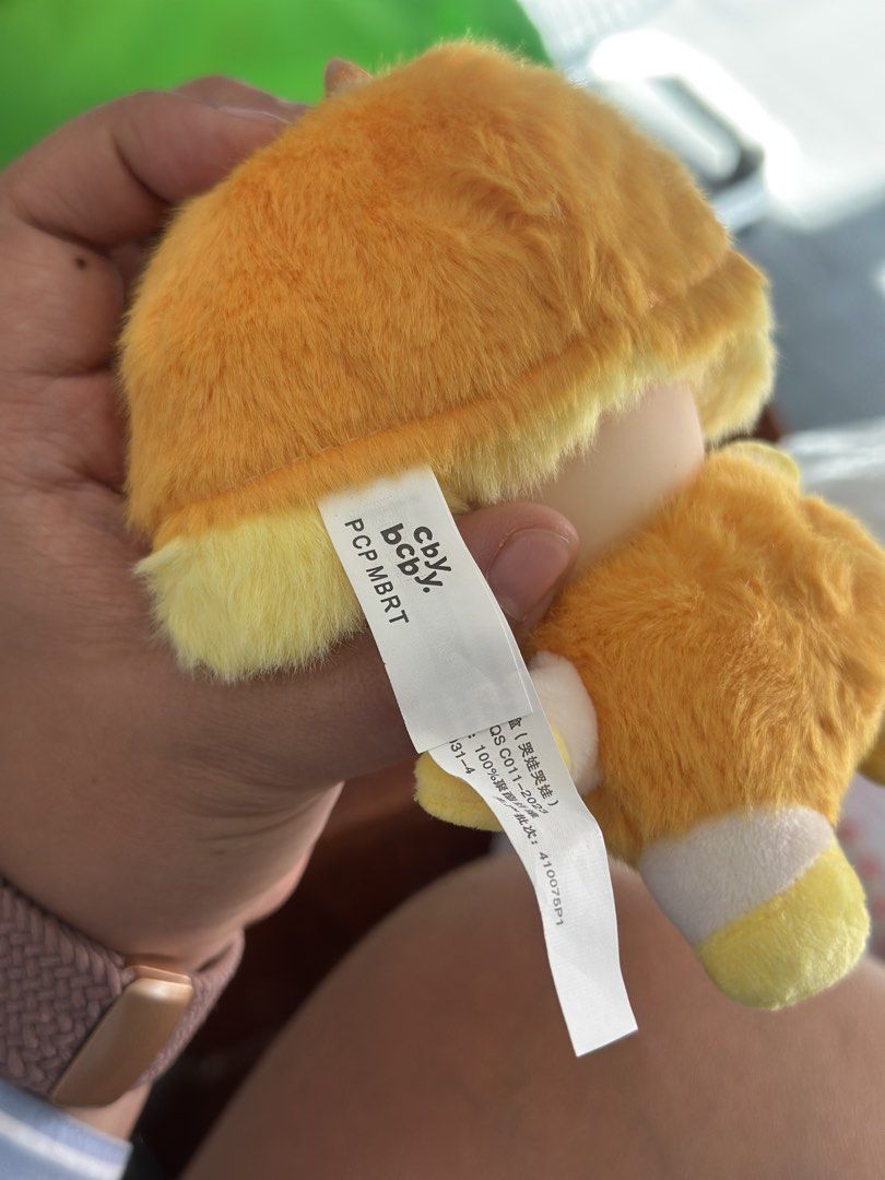 Cry baby orange bag charm (Category: Designer & Blind Box Toys) located in Baguio. Submitted by cherylcaps95 (Listing ID 1468143012, Image 3). Description: Brand new eto.