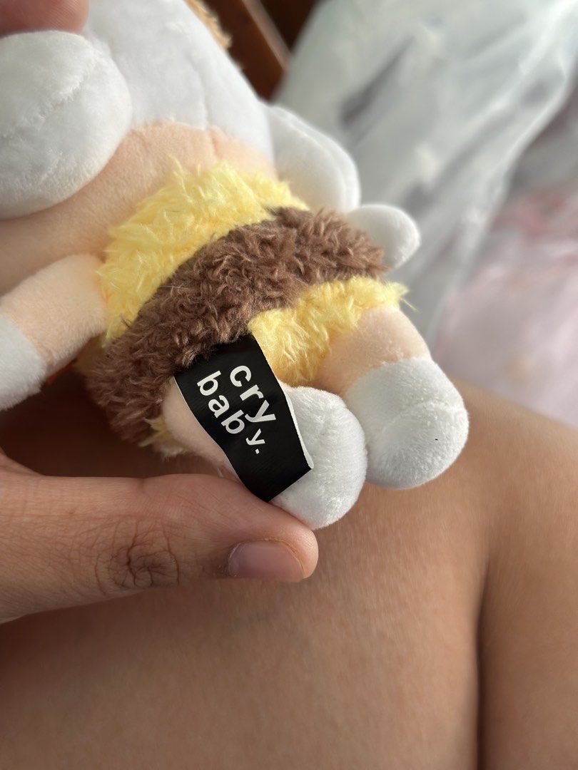 Cry baby white bee theme (Category: Designer & Blind Box Toys) located in Baguio. Submitted by cherylcaps95 (Listing ID 1468143356, Image 3). Description: .