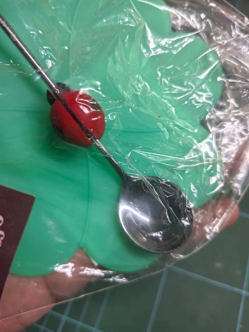 Cup Silicone Lid with Teaspoon (Category: Other Kitchenware & Tableware) located in Cebu City. Submitted by dudes_villanueva (Listing ID 1468106780, Image 2). Description: Cup Silicone Lid with Teaspoon Brand New 📌 In excellent condition..